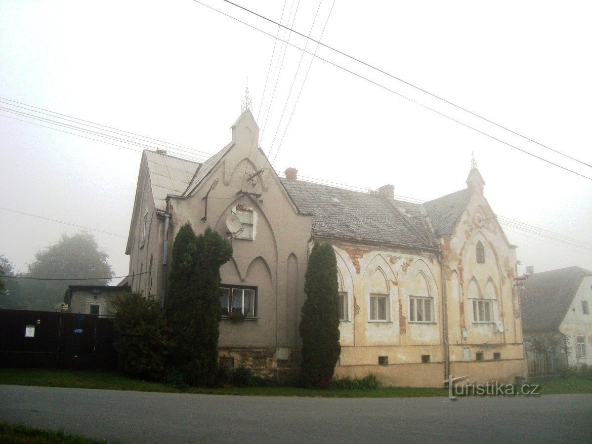 Sosnová-maison no. 28-classé château-Photo: Ulrych Mir.