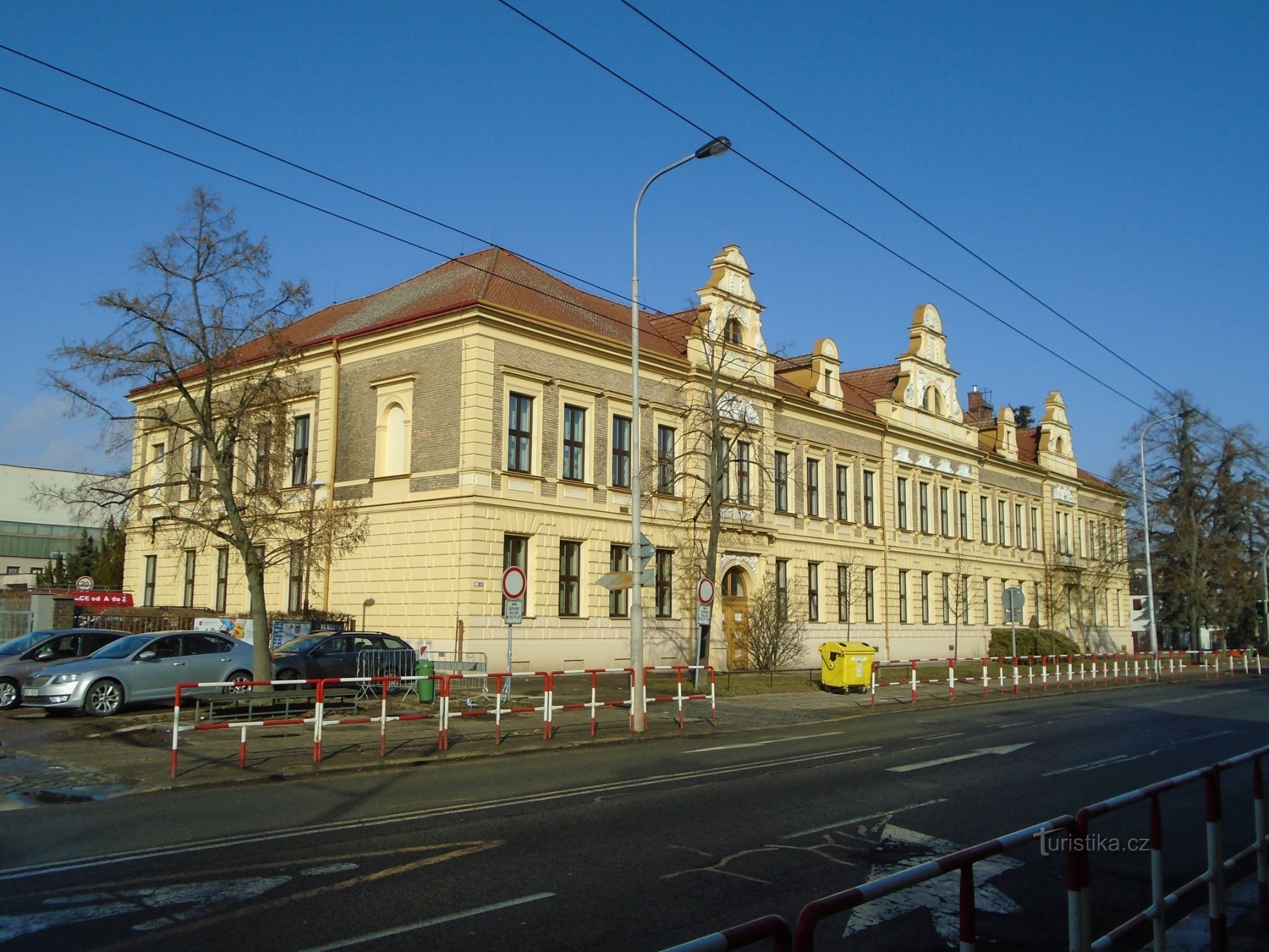Aspect actuel de l'école générale de Kukleny (Hradec Králové, 8.2.2019 février XNUMX)
