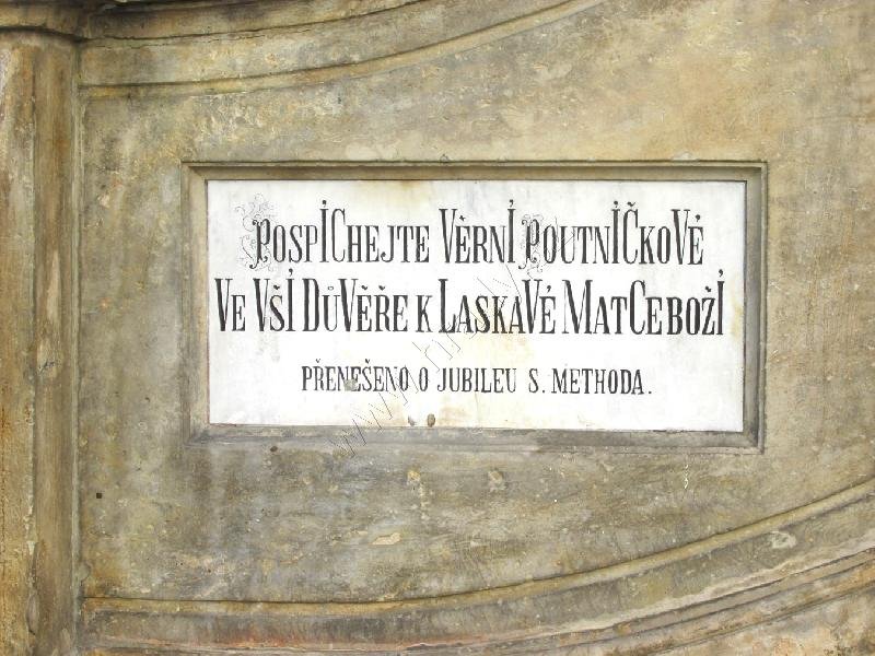 sousoší anděla s poutníkem