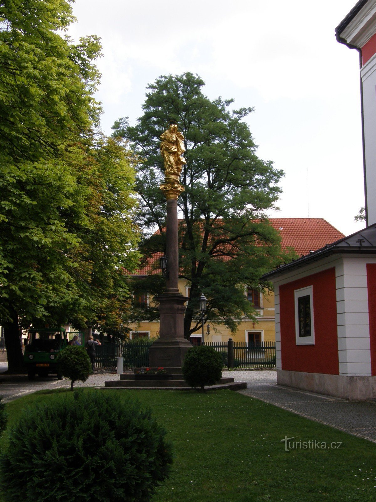 Golgata skulptur i Röda kyrkan