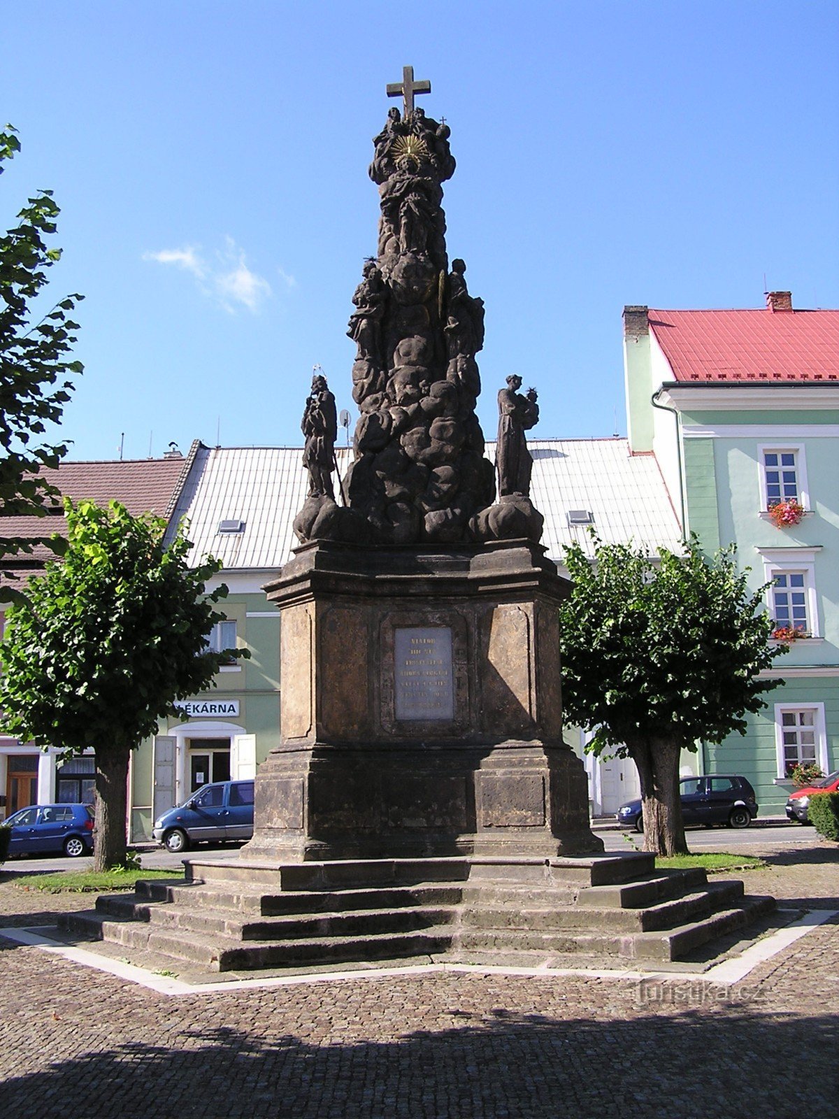 Sculpture sur la place (8/2014)