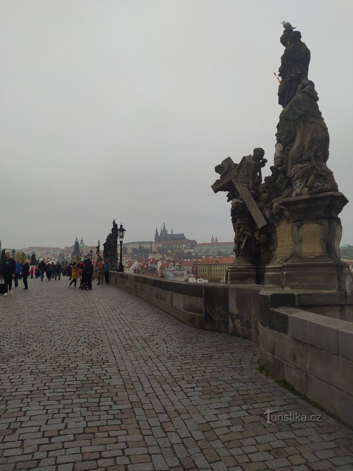 Statue della Vergine Maria e di S. Bernarda, Ponte Carlo, Praga