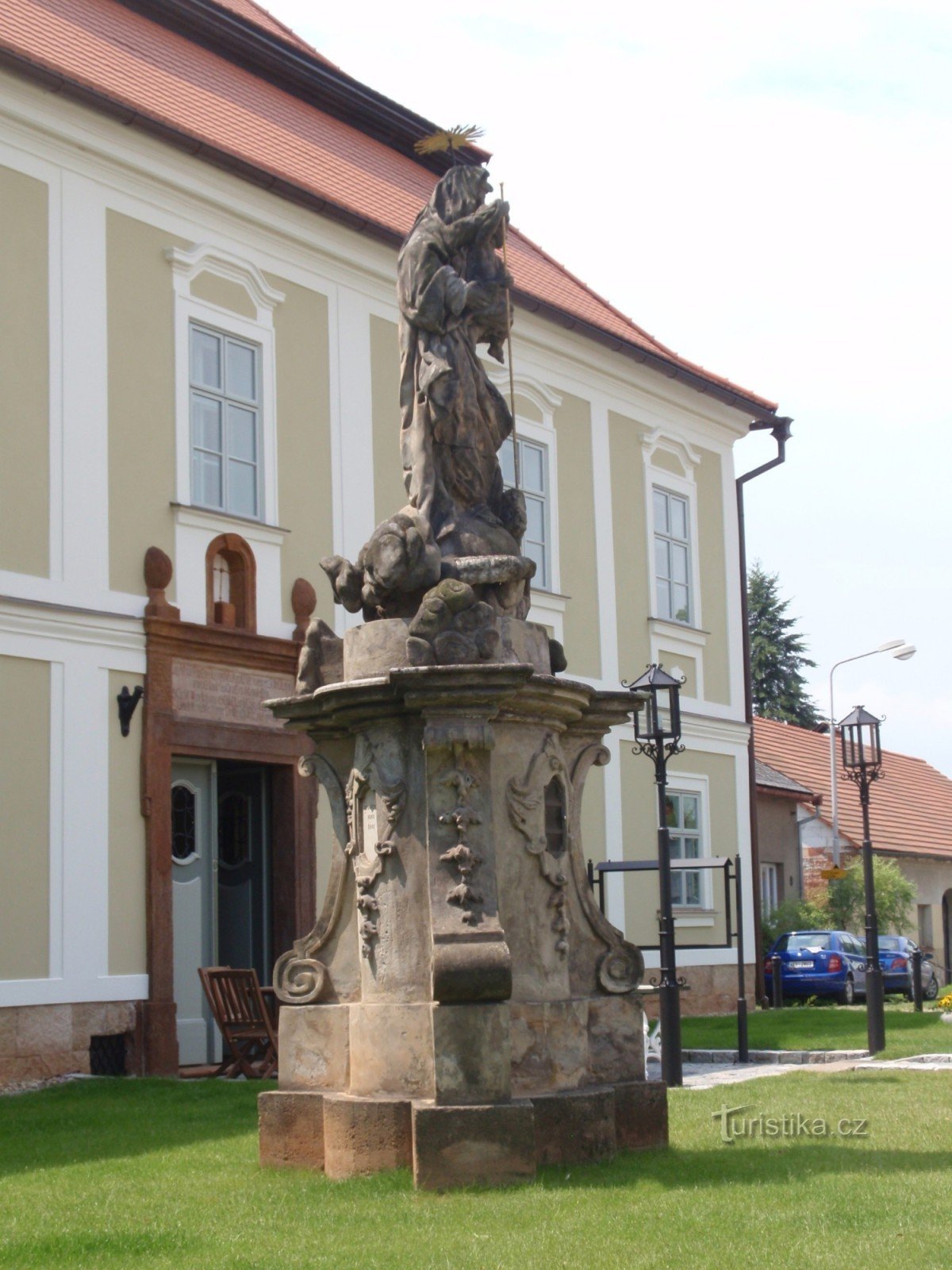 Estatua de la Virgen María en Křenov