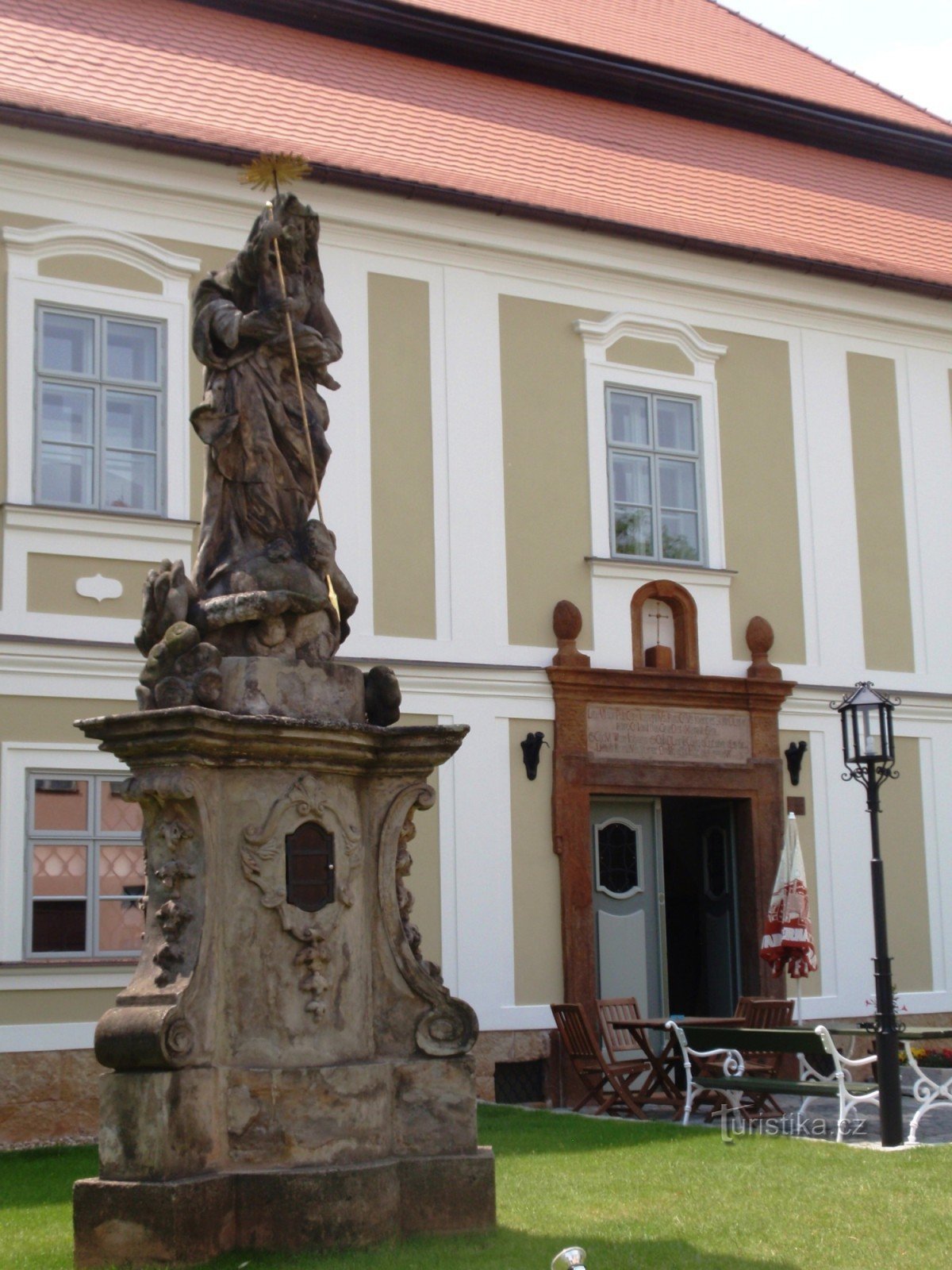 Estatua de la Virgen María en Křenov