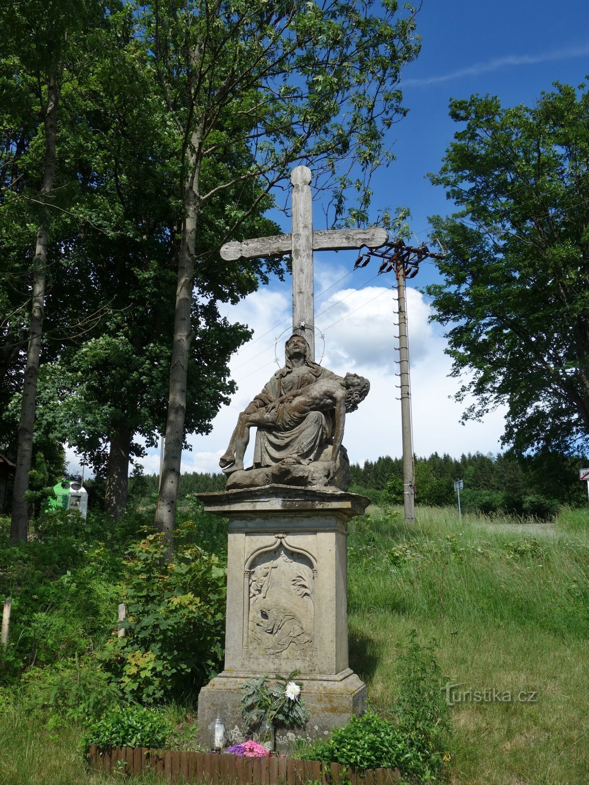 Pieta-skulptur i Kačerov