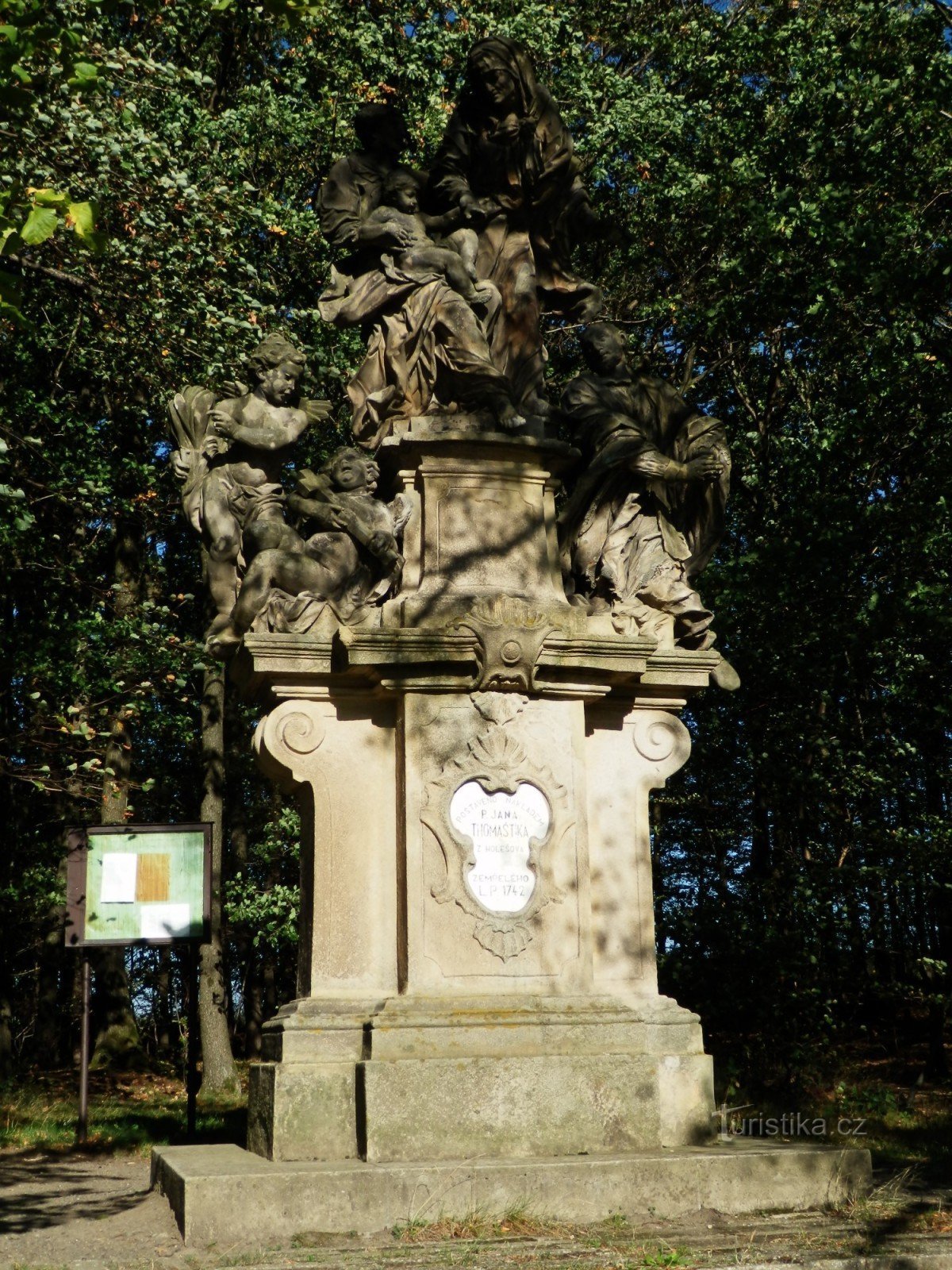 Άγαλμα του Αγ. Η Άννα στον Γιάνκοβιτς