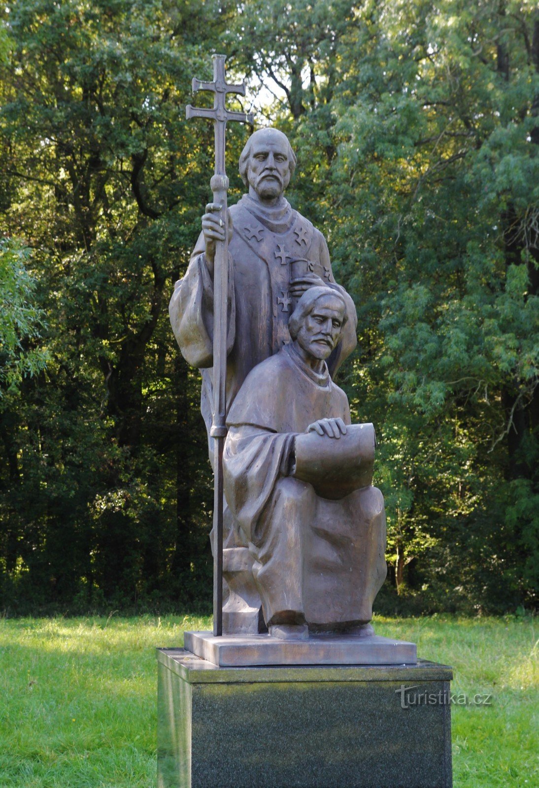 estatua de san Cirilo y Metodio