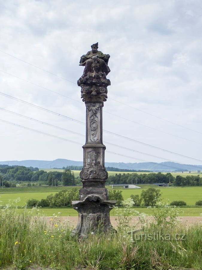 estatua de san Trinidad