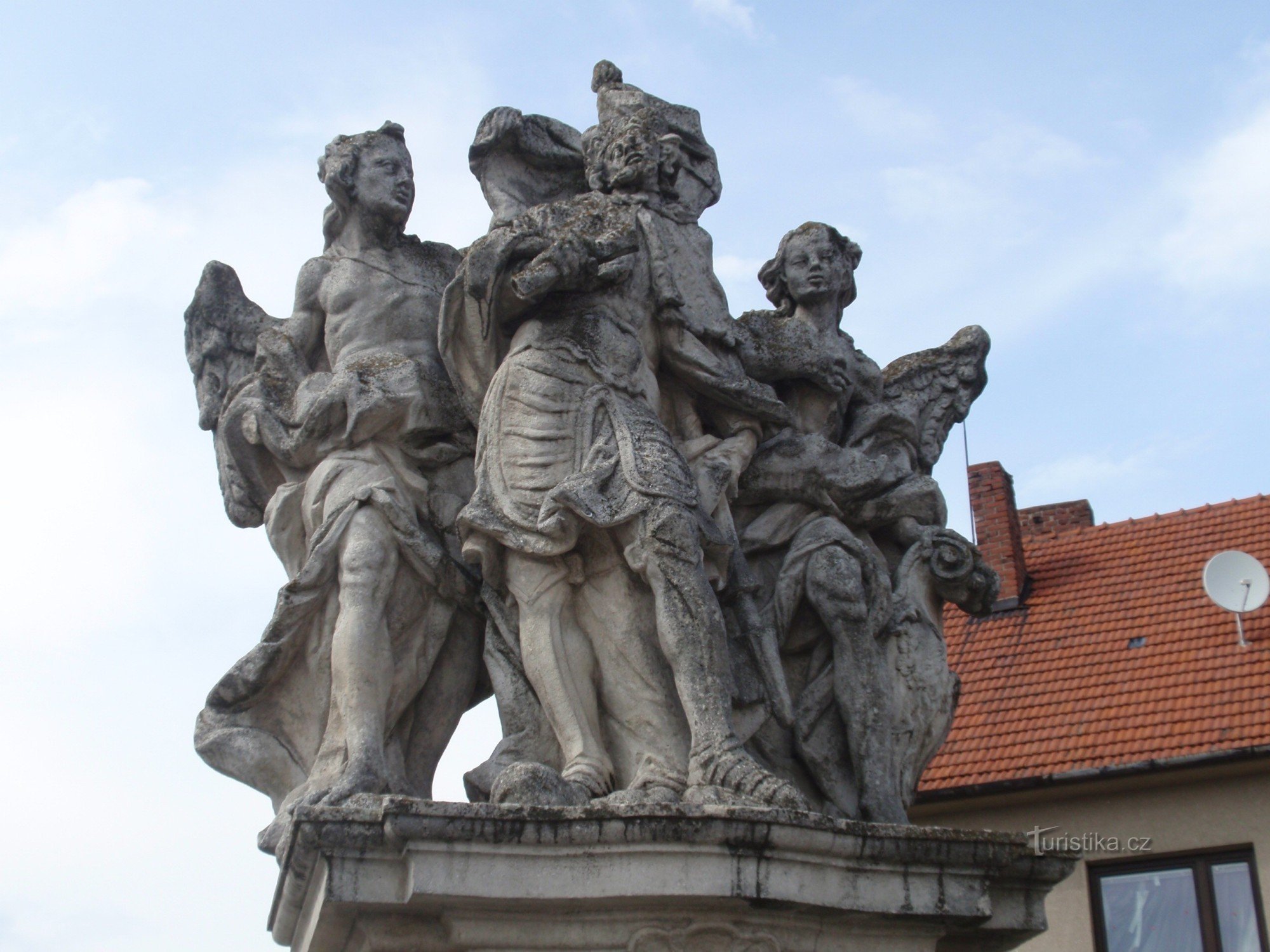 estatua de san Wenceslao con ángeles en Budišov