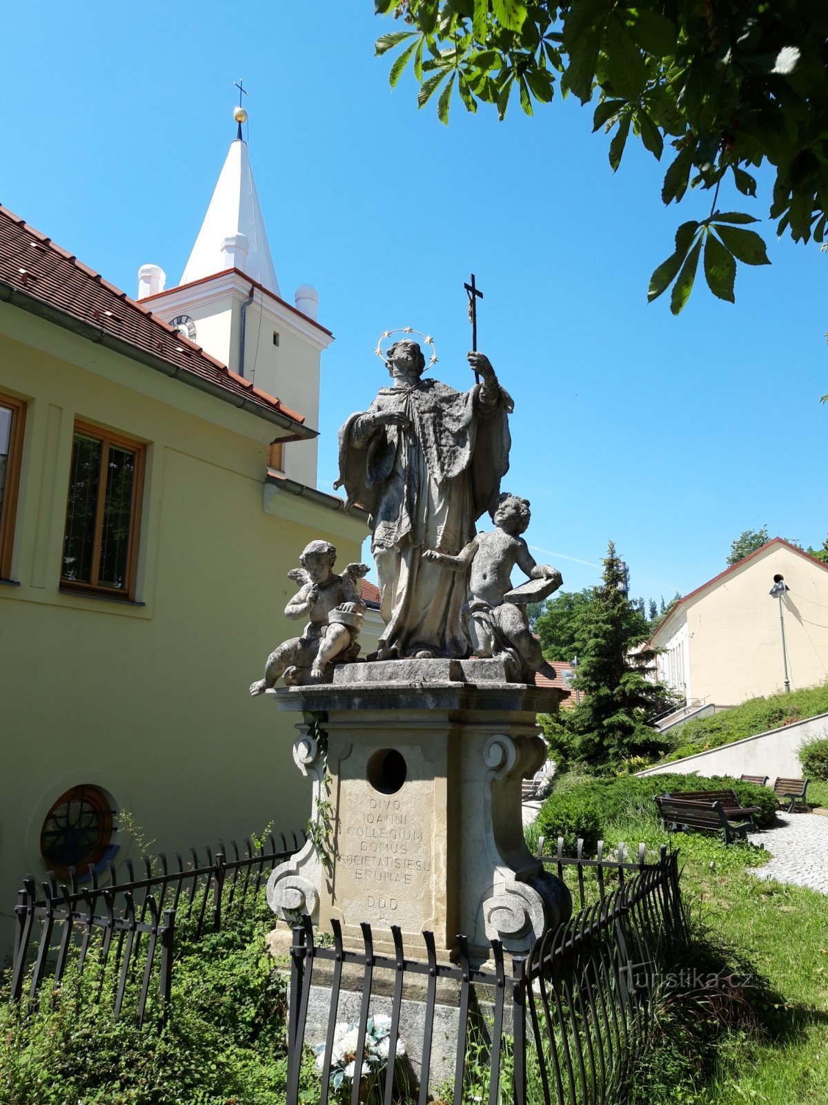 Statue af Johannes af Nepomuk i Brno, Palacké-pladsen