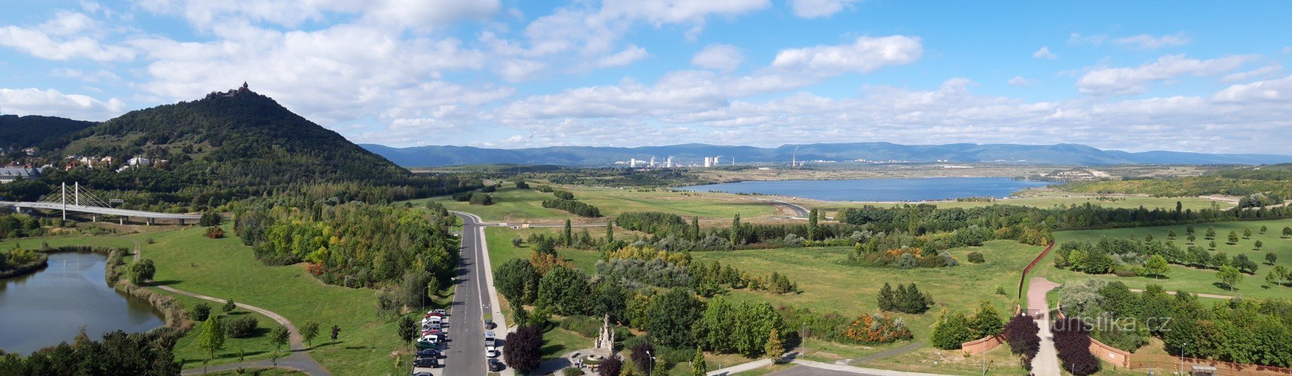 Статуя св. Яна Непомуцького в Мості біля костелу Успіння Діви Марії