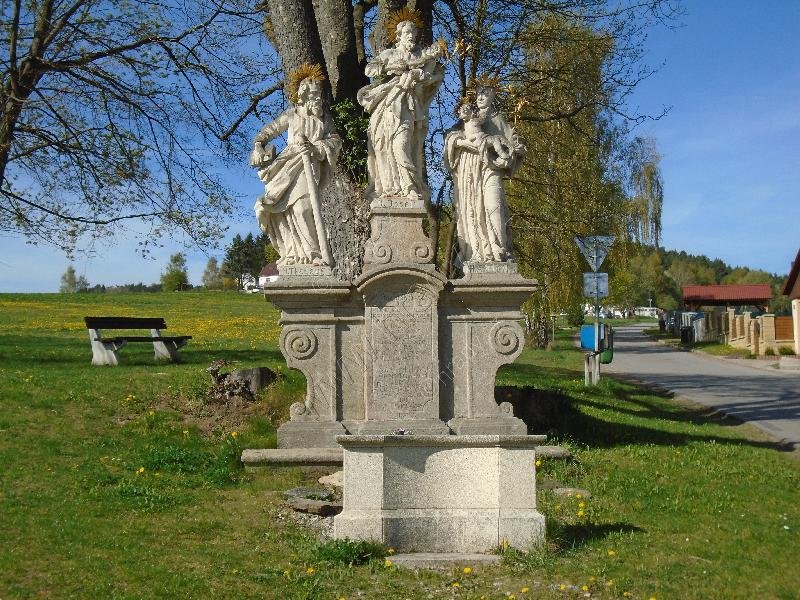 sousoší Tří svatých