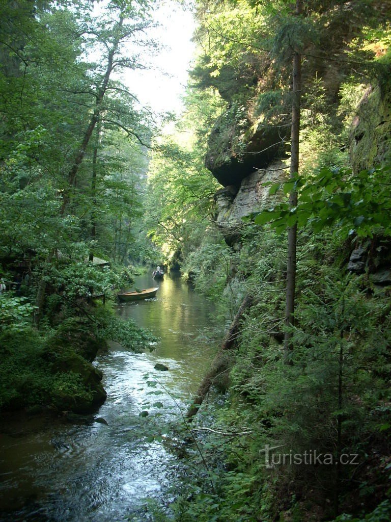 Attraverso le gole di Kamenice