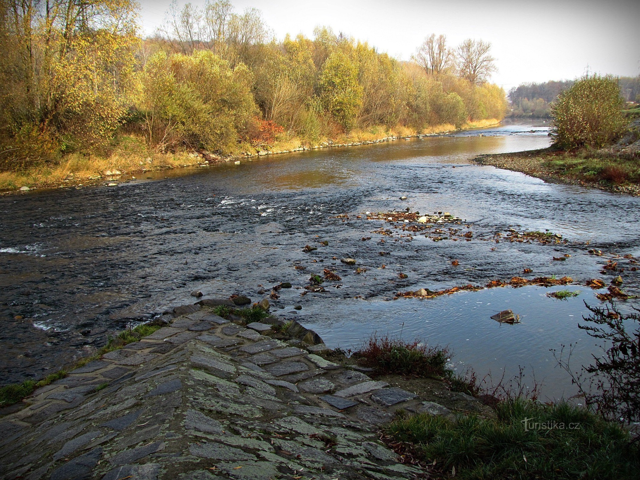 Zusammenfluss Bečev und Park Abácie in Valašské Meziříčí