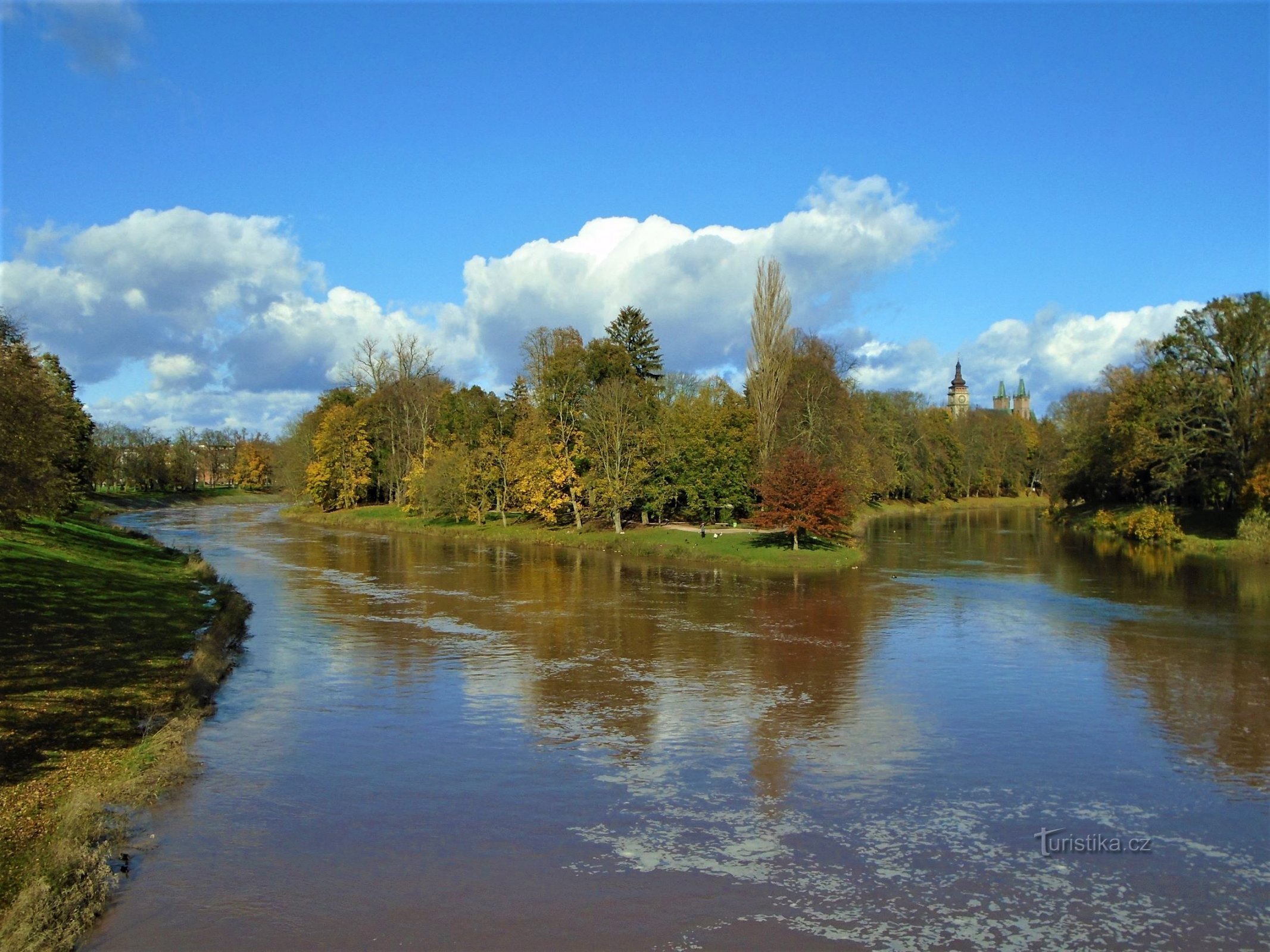 Samenvloeiing van Elbe en Orlice (Hradec Králové, 30.10.2017/XNUMX/XNUMX)