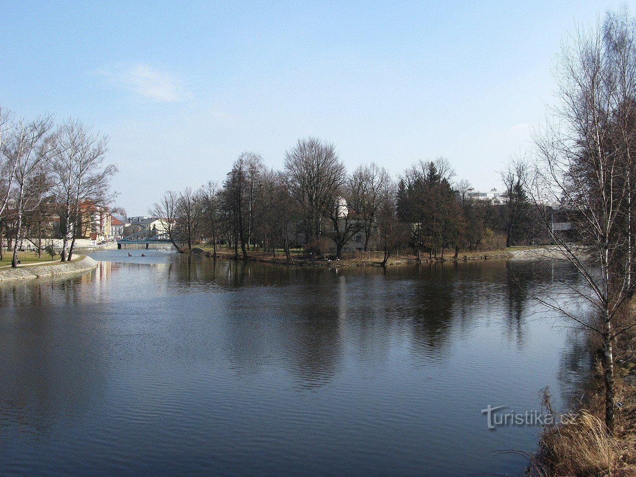 Sotočje Malše (levo) in Vltave...