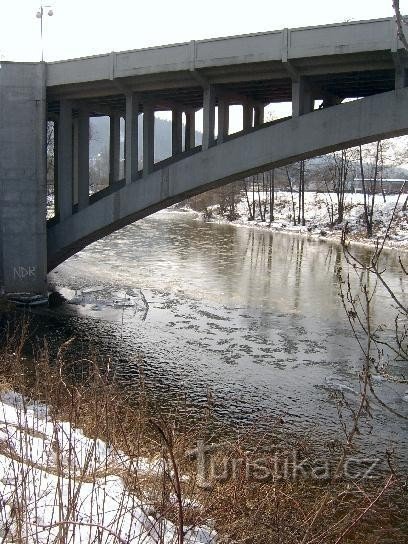 Samenvloeiing van de rivieren Ohře en Teplé: De samenvloeiing van de rivieren Ohře en Teplé in Karlovy Vary