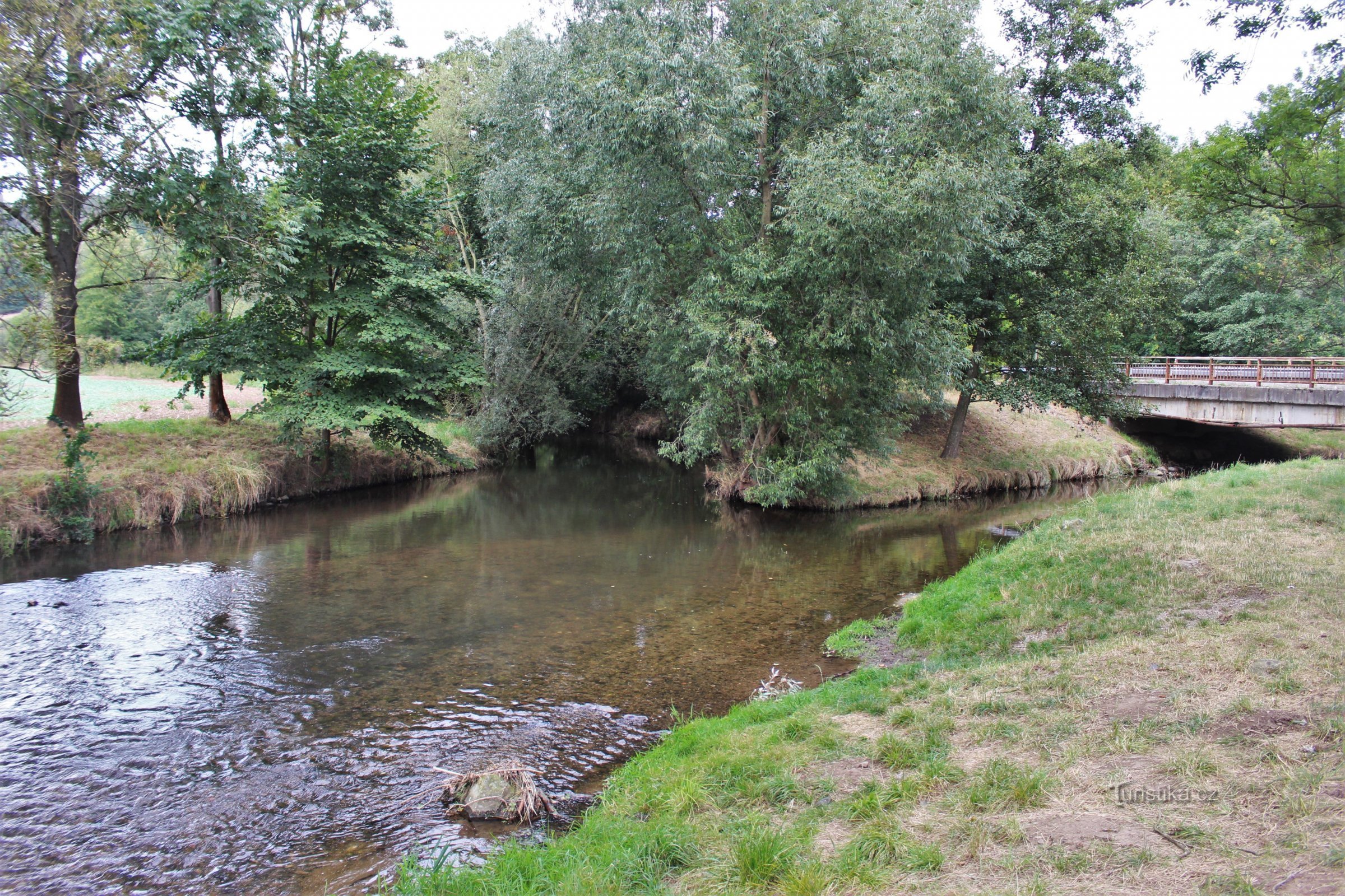 Der Zusammenfluss von Svitava und Bělá