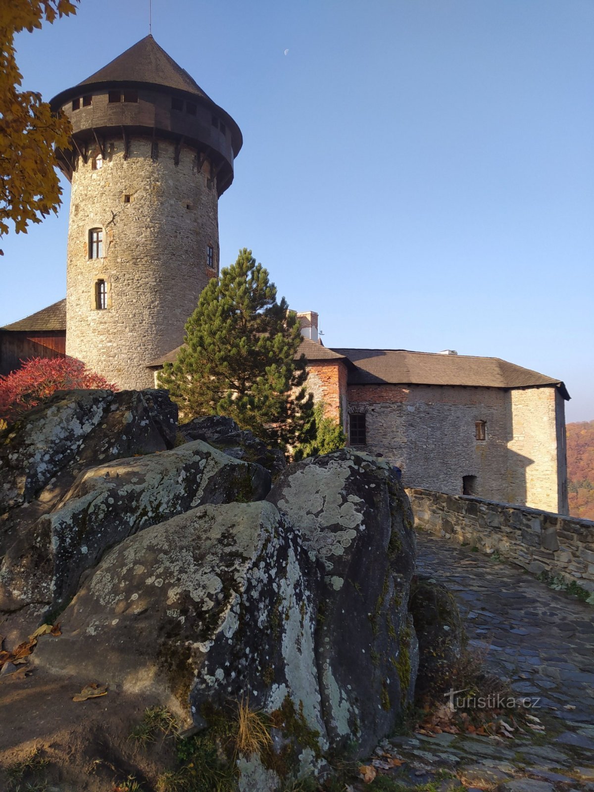 Sovinec - un castillo en la región de Moravia-Silesia