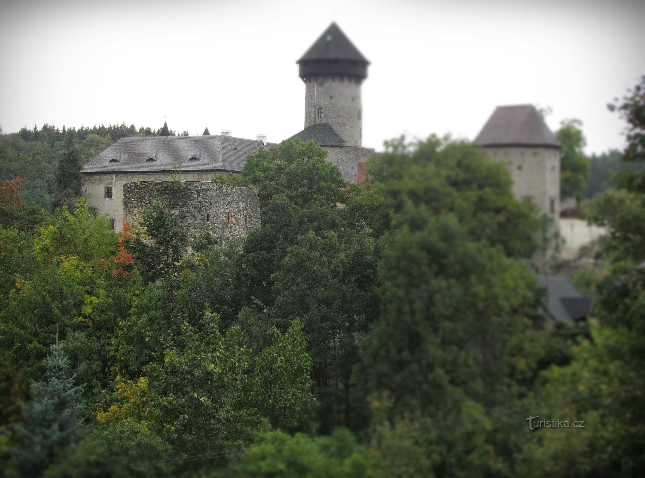 Zaawansowane fortyfikacje Sovinice - wieża Lichtejnštejnka