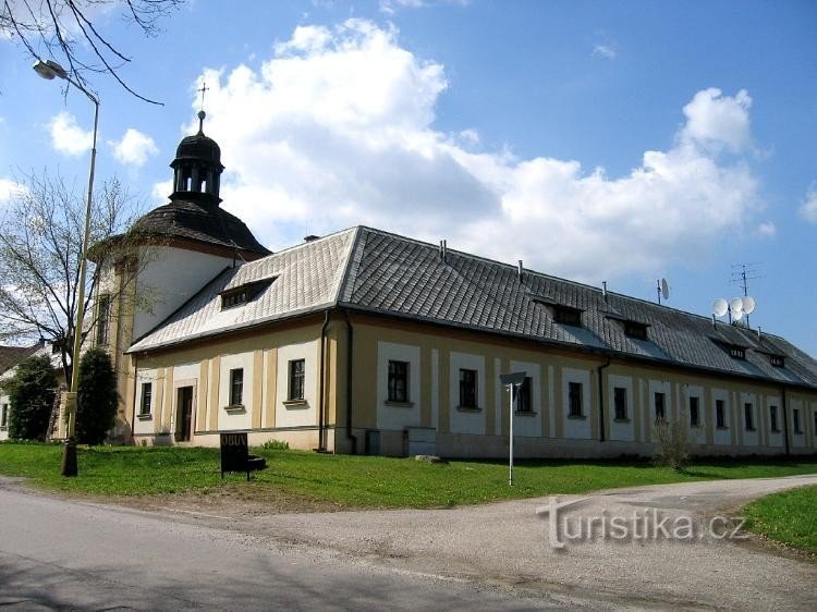 Špitál: Harrachovský špitál pro nemocné a přestárlé služebnictvo