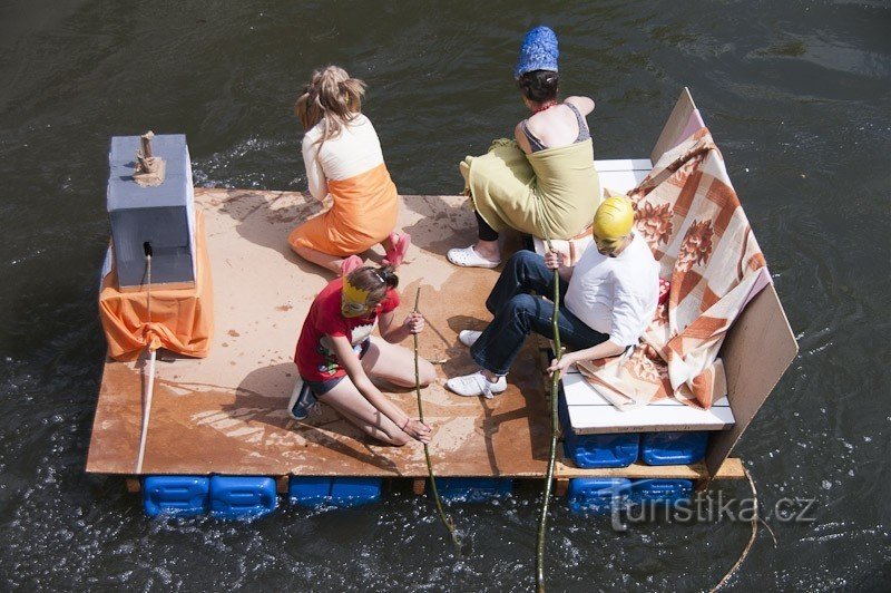 Segeln auf der Desná mit attraktiven Schiffen 25.6.2011