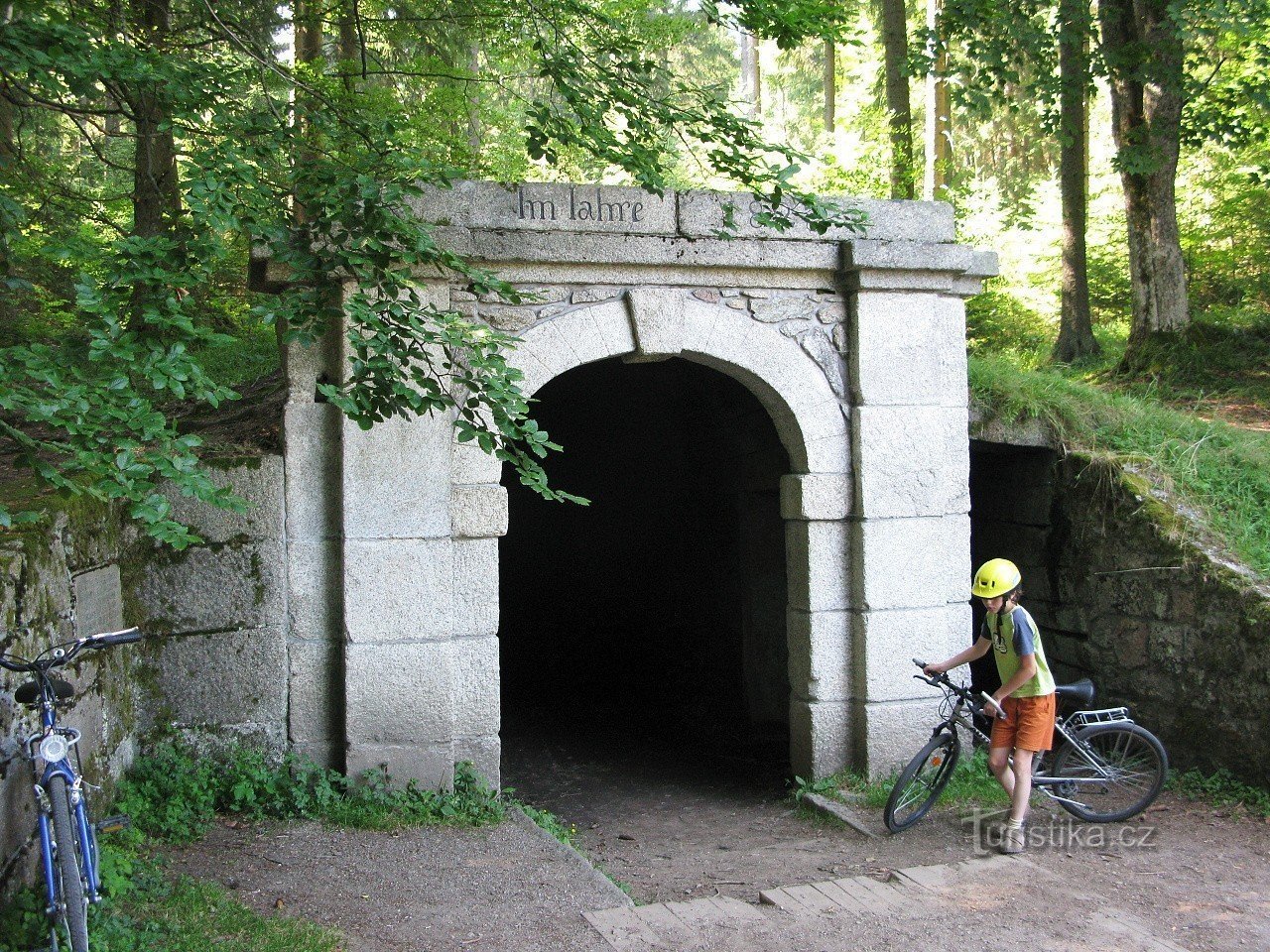 Spodnji - neorenesančni portal