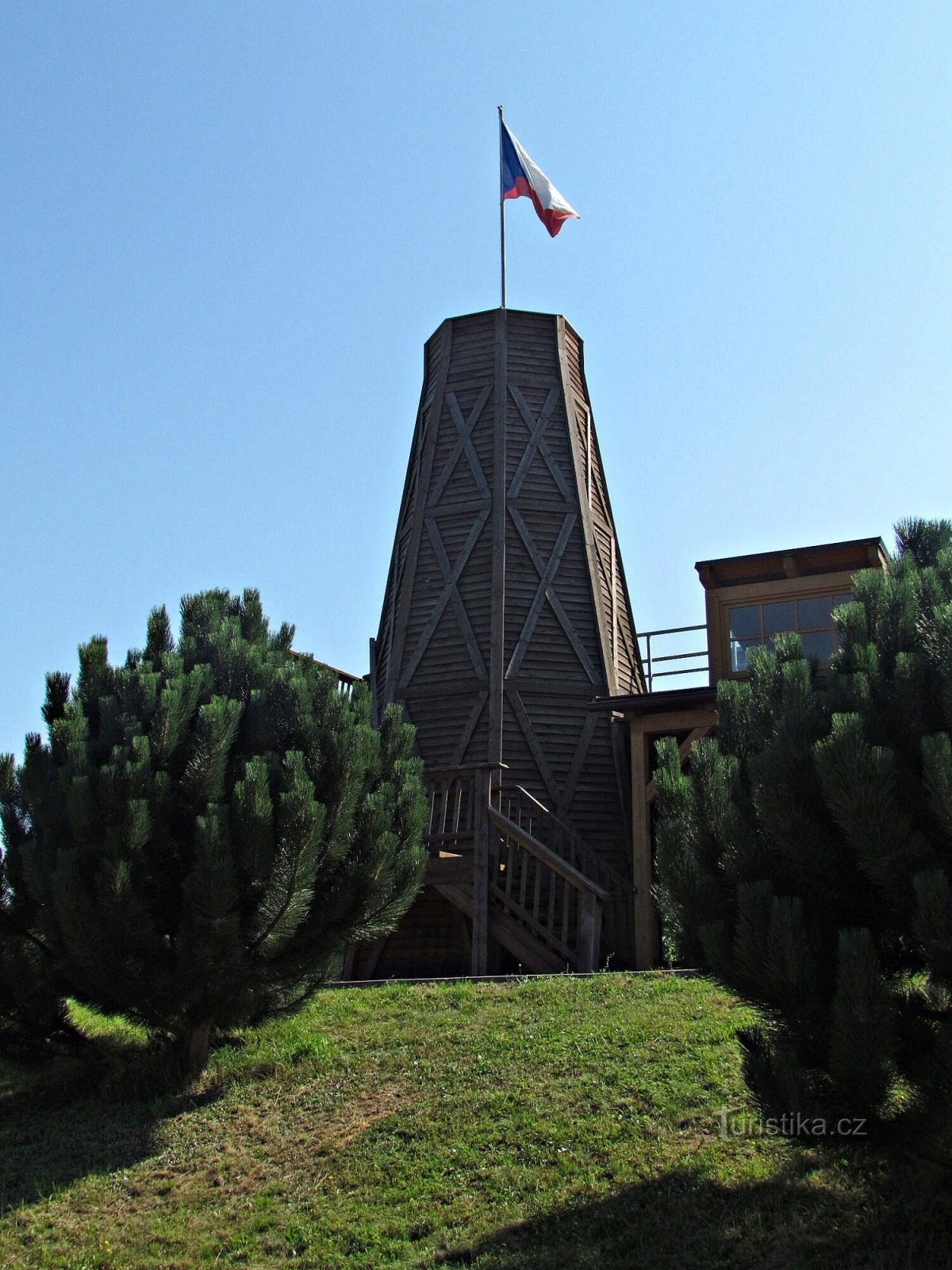 spodnji razgledni stolp