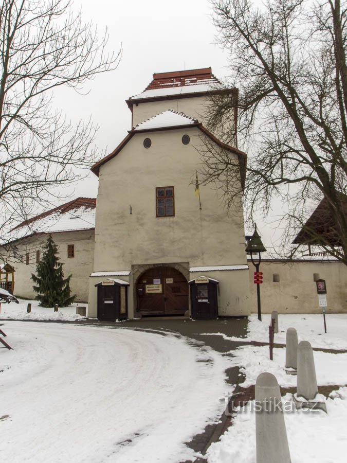 Łączy centrum z zamkiem