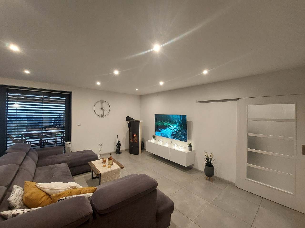 Společenská místnost / Obývací pokoj s kuchyní