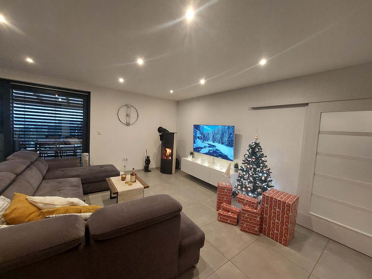 Společenská místnost / Obývací pokoj s kuchyní