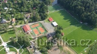 Sportzentrum – Indoor Golf, Power Yoga, Tennis, Zumba, in der Nähe von Prag