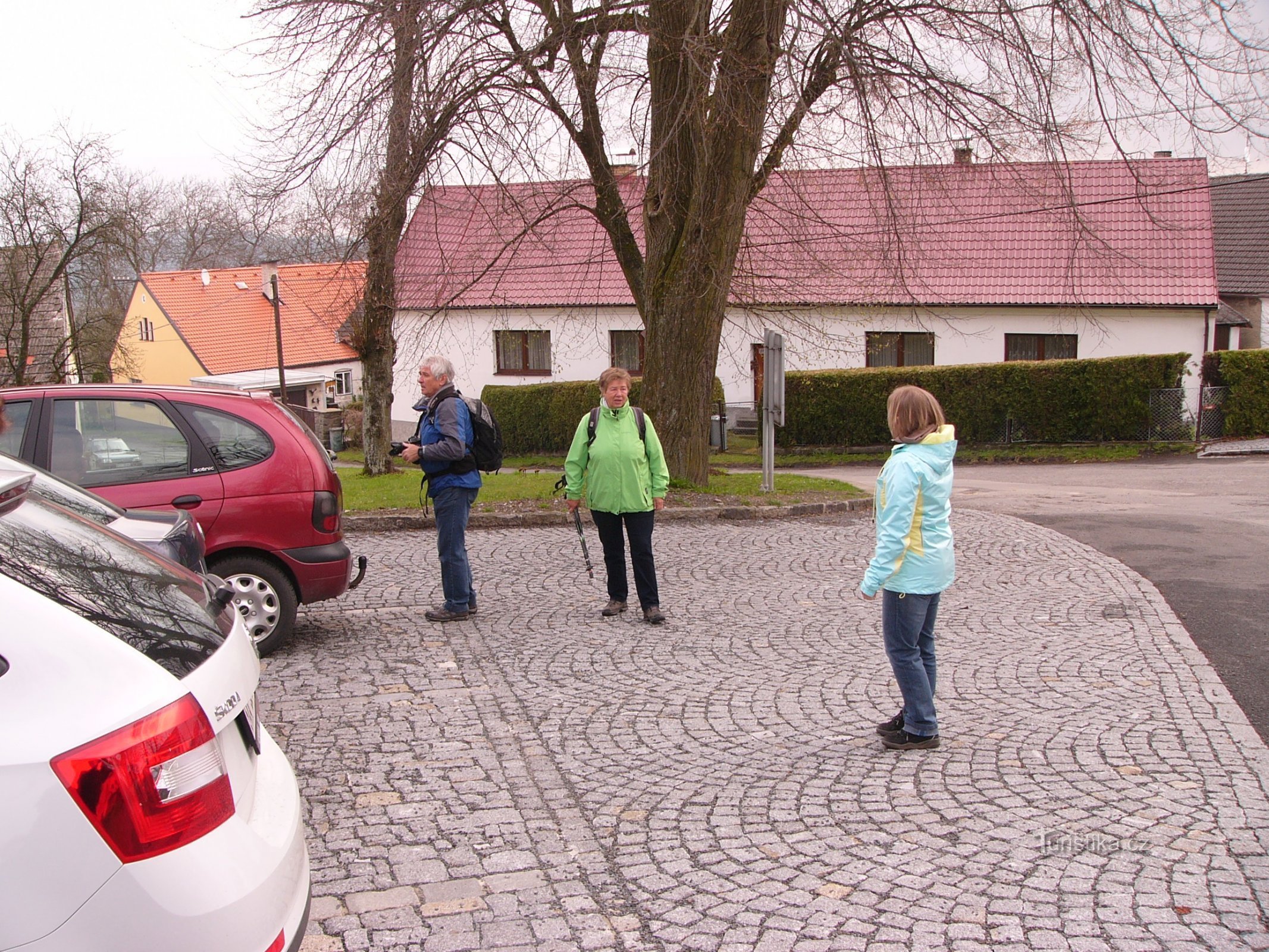 Treffen im Dorf