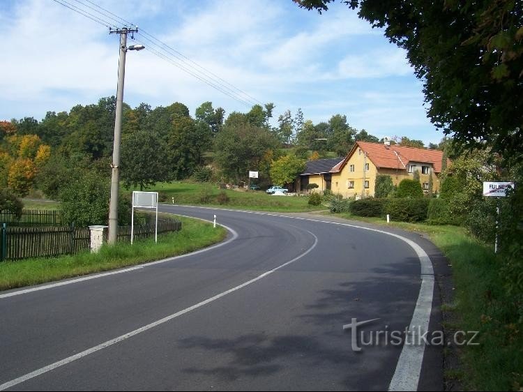 Stachovice: Ausfahrt aus dem Dorf