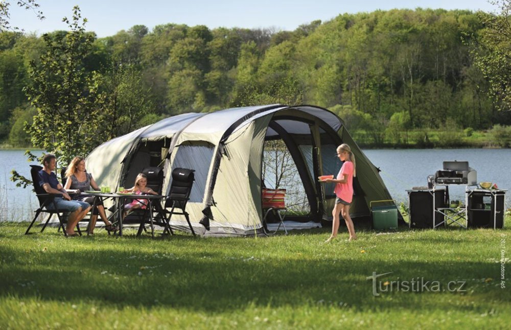 Choisissez une tente en fonction de l'activité. Une autre est adaptée à la famille, une autre à la montagne ou au vélo