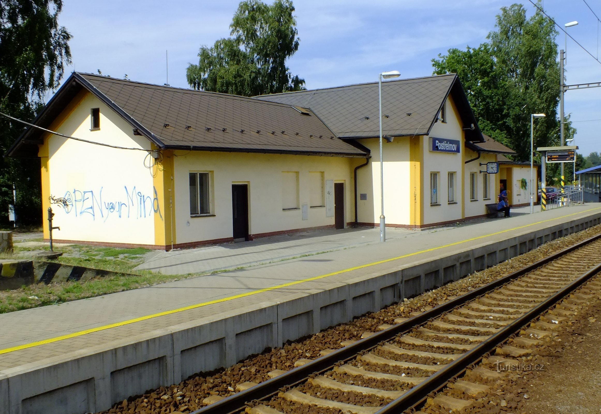 Bahnhofsgebäude