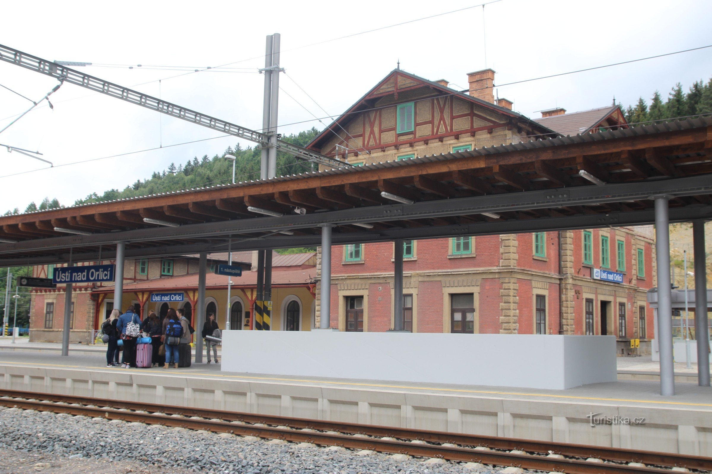 Antiguo edificio de la estación después de la reconstrucción de la vía