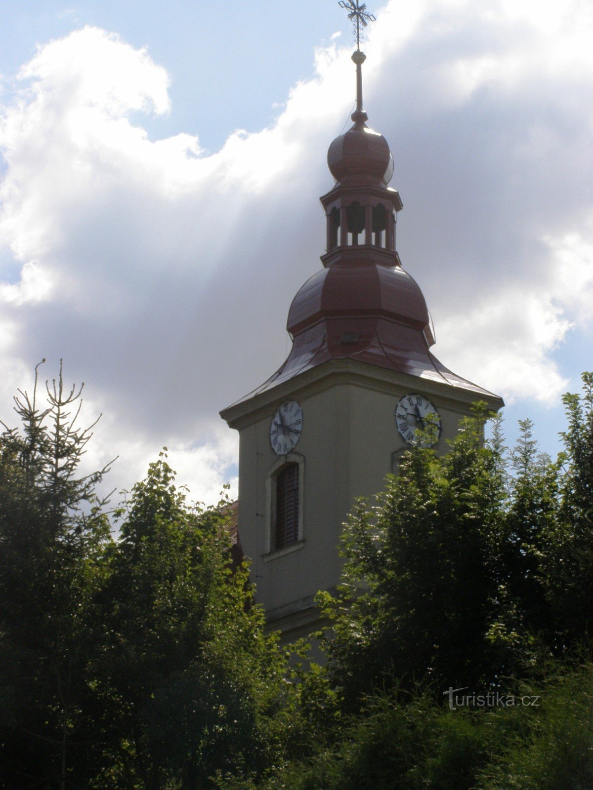 Stará Paka - igreja de St. Lawrence