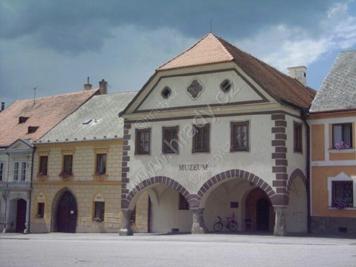 stará radnice/muzeum Schwarzenberského plavebního kanálu