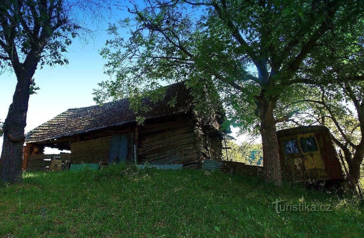 old barn with maringotka