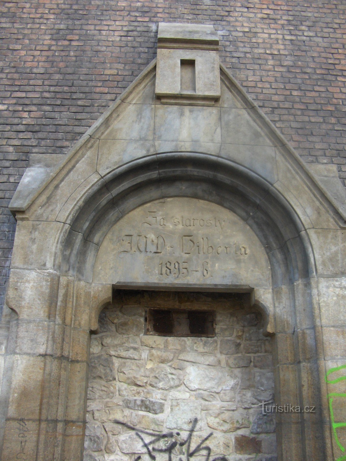 L'ancien château d'eau de Louny.