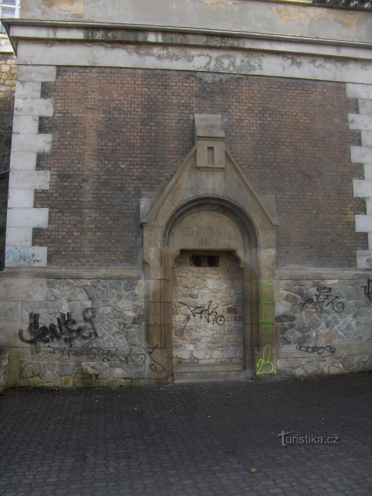 De oude watertoren in Louny.