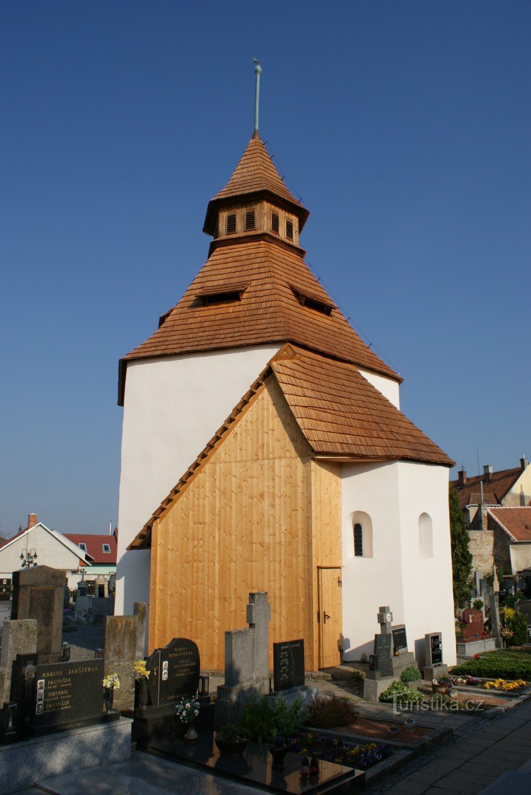 Staré Město Uh. Hradiště közelében – temetőterület a Szent István-templommal. Mihály arkangyal