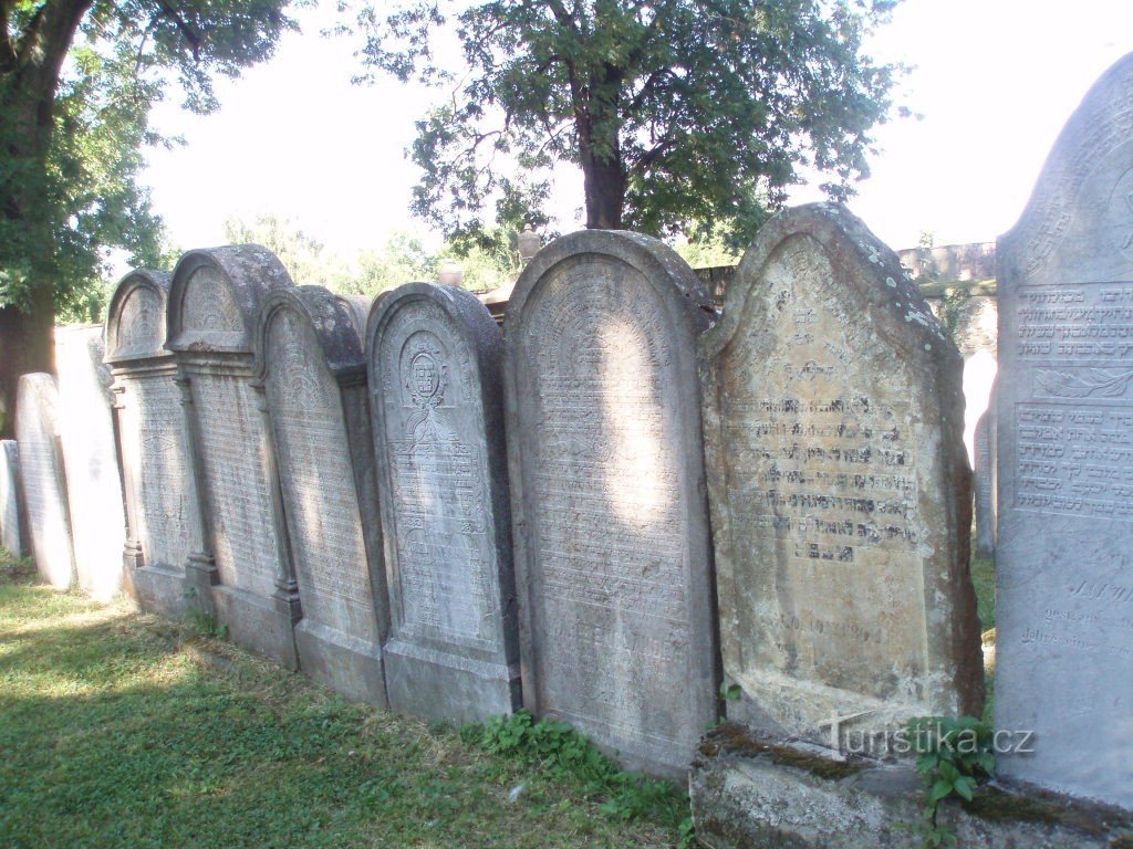 Oude grafstenen