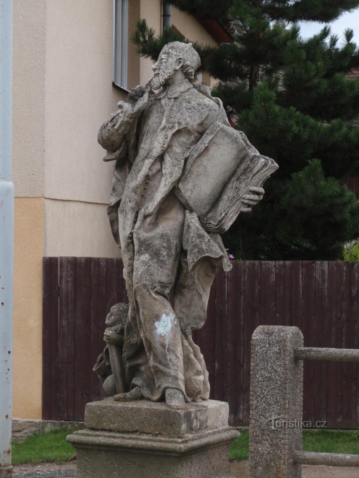 Stareč - kip Jana Sarkandera