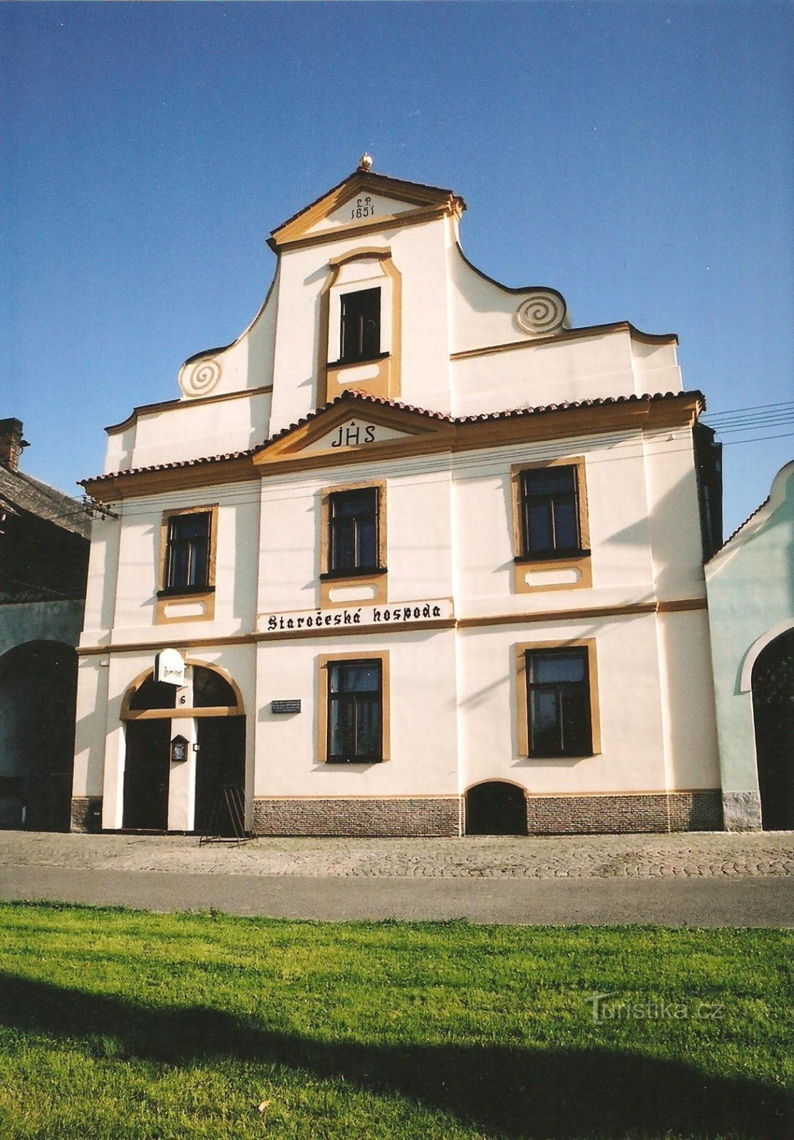 Antiguo pub bohemio en Luž