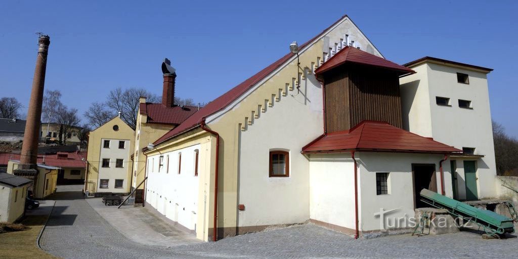 Ancienne brasserie bohémienne à Dobruška - est-ce Rampušák ou FLVěk ?