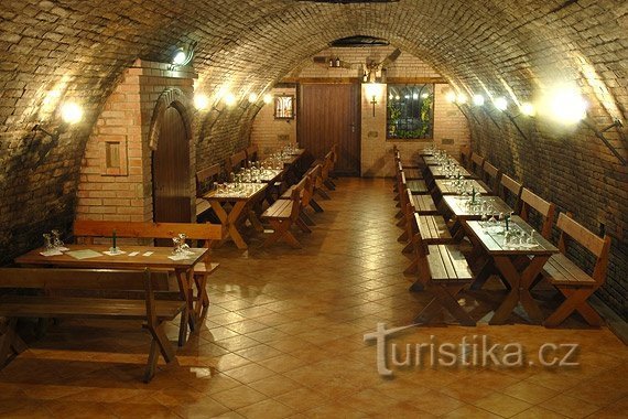 Ancienne brasserie bohémienne à Dobruška - est-ce Rampušák ou FLVěk ?
