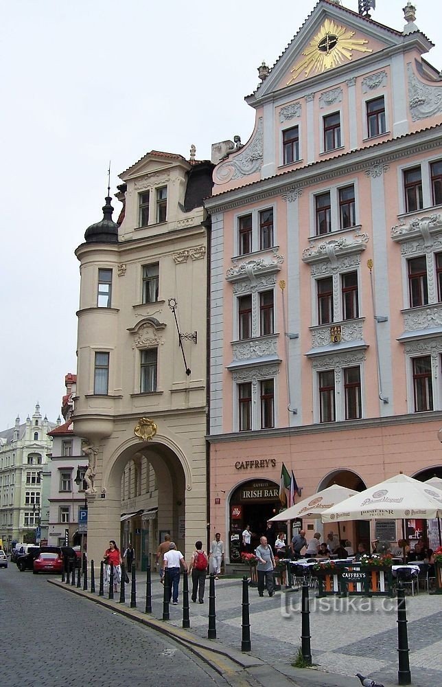 Rynek Starego Miasta 9, Dlouhá 2