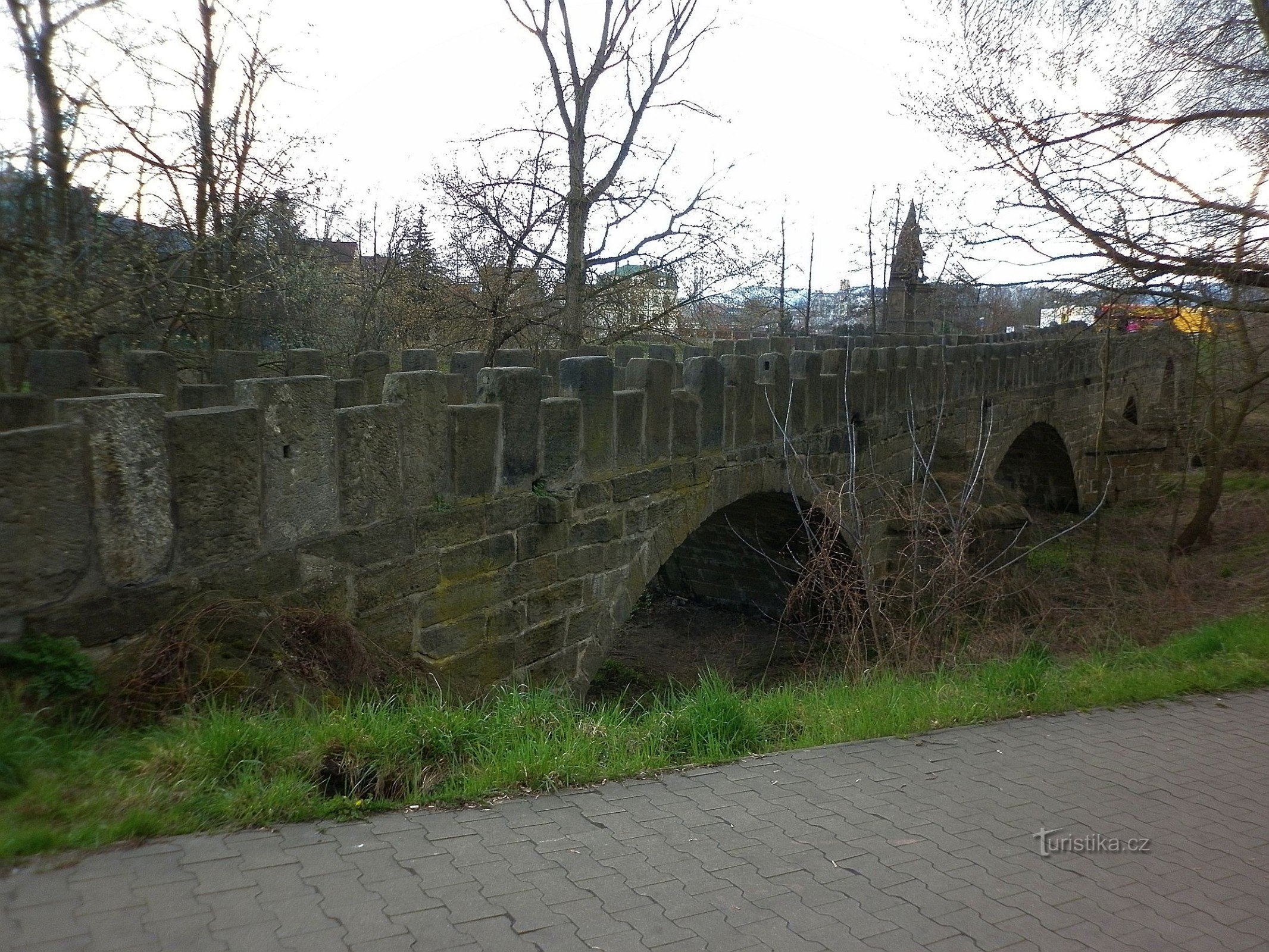 Gamla stadsbron i Děčín